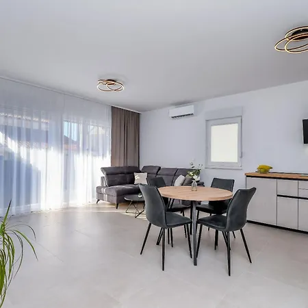 Argola Apartment Trogir